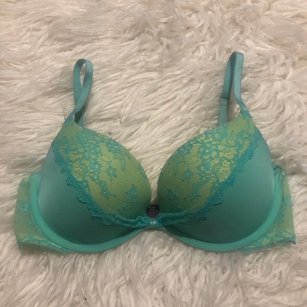 Victoria’s Secret Bra Size 32D